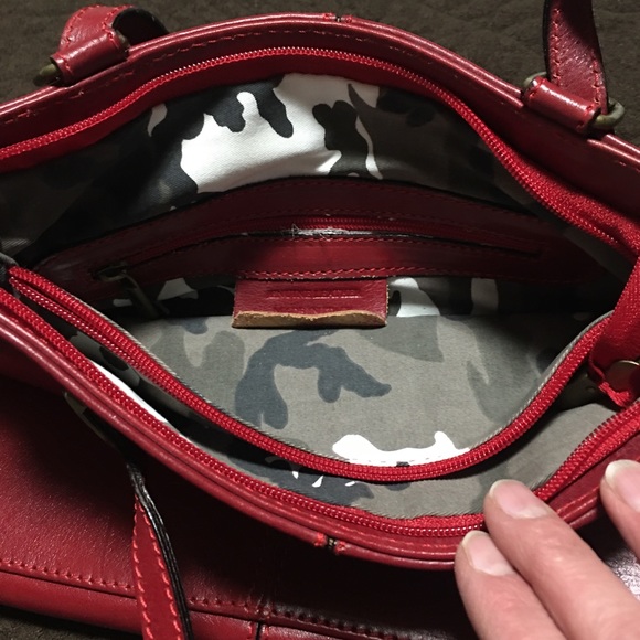 Dallaiti Design genuine leather red shoulder/backpack - Picture 6 of 13